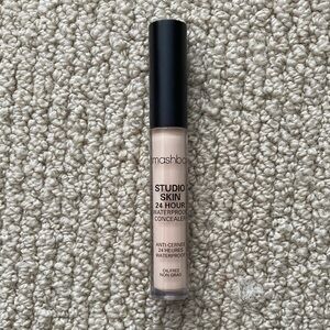Smashbox Studio Skin 24 Hour Waterproof Concealer Oil Free Light .08 fl oz VEUC